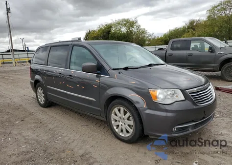 2016 Chrysler Town & Country Touring z USA, uszkodzony, nr VIN 2C4RC1BGXGR301003